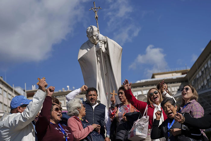 Vaticano: pronóstico del papa sigue siendo reservado